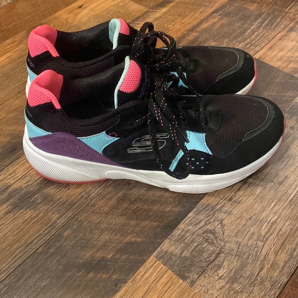 Skechers air cooled memory foam tennis shoes size 8.5 - Picture 1 of 5